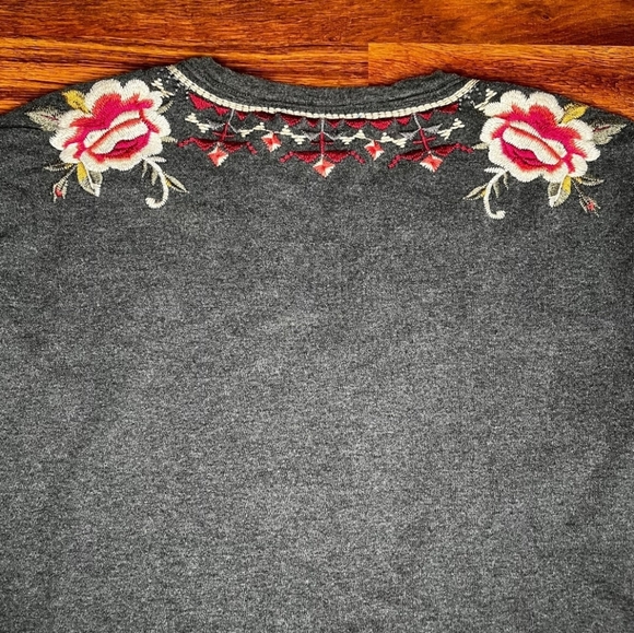 Johnny Was Issoria Pullover Sweatshirt Embroidered Floral Boho Petite Large - Picture 5 of 7